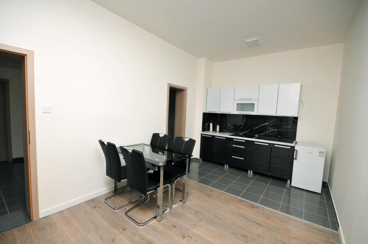 Apartmany Mojzitov Dvor Lucenec Luaran gambar