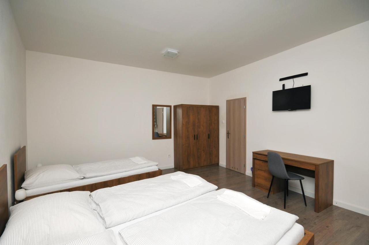 Apartmany Mojzitov Dvor Lucenec Luaran gambar